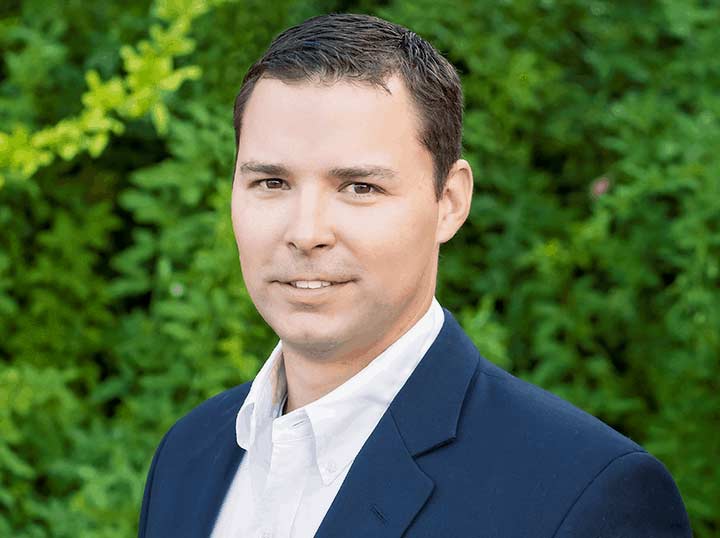 Portrait of Dr. Corey Carothers